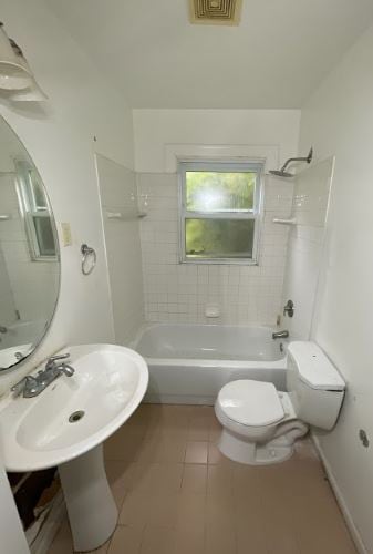 Building Photo - 2123 Rosebud Ave