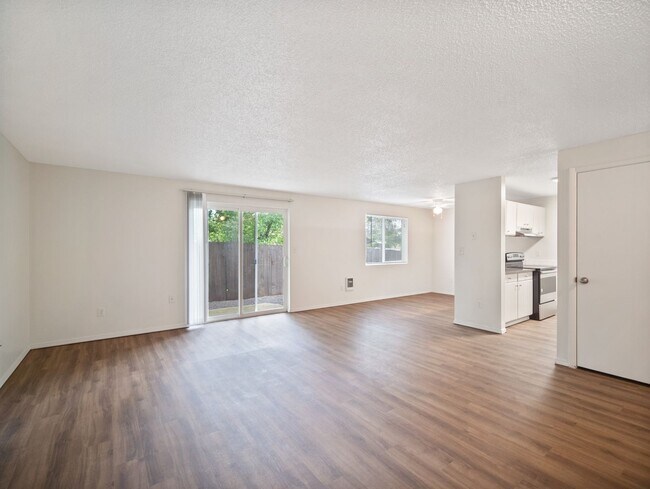 Building Photo - ONE BEDROOM IN DESIRABLE MILLWOOD NEIGHBOR...