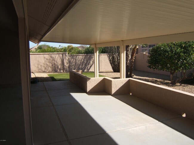 Building Photo - 15015 W Heritage Dr