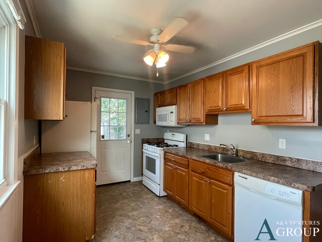 Building Photo - 8085 Stephens