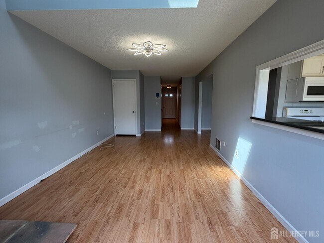 Building Photo - 99 Brookview Cir