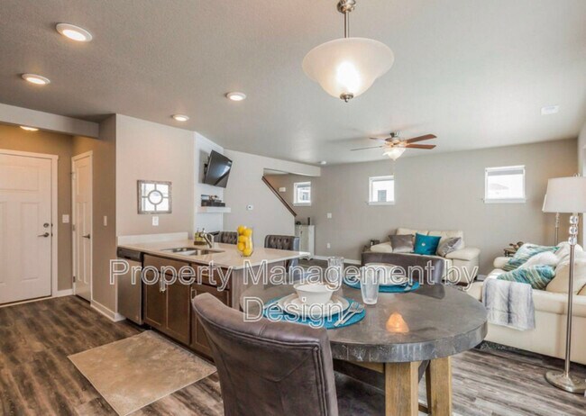 Building Photo - 763 NE Macey Way