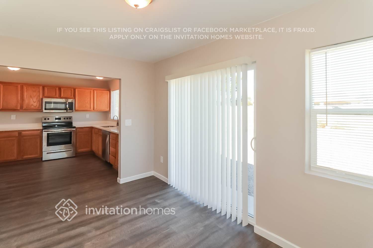 Building Photo - 10907 N 72nd Ave