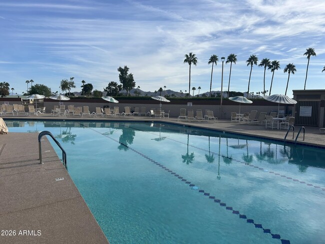 Building Photo - 2311 N Gayridge Rd