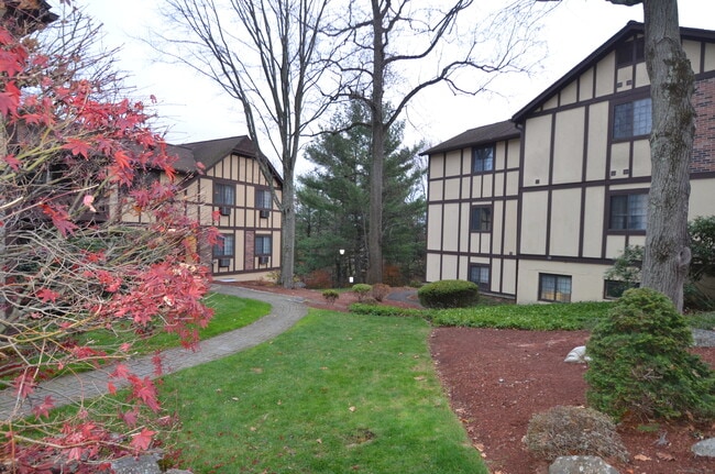 Building Photo - 125 Warner Hill Rd