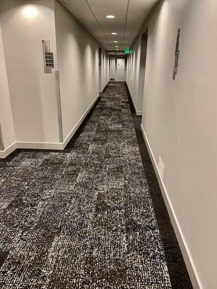 Building Photo - 425 W Beech St