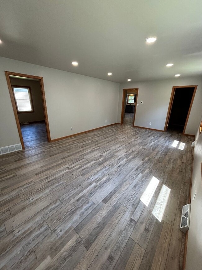 Building Photo - Fully Remodeled 3 Bed/1 Bath Home with Fenced Yard and 2-Car Garage!