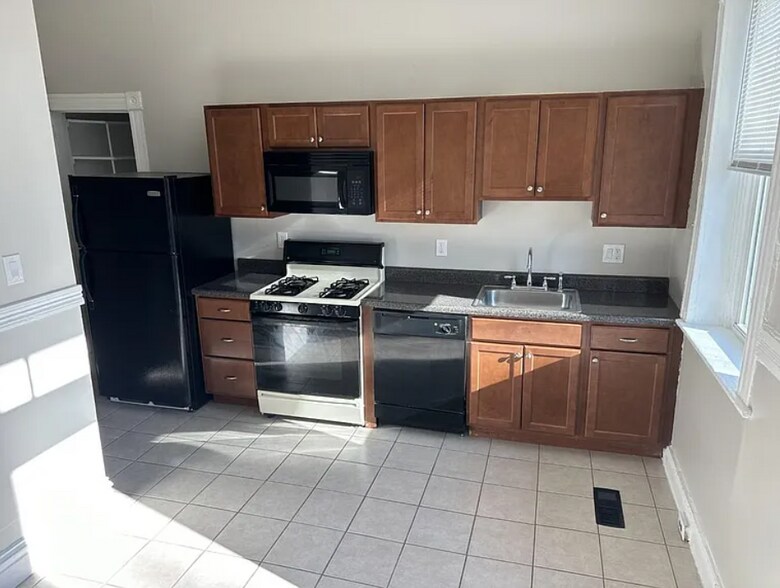 Building Photo - 2736 Armand Pl