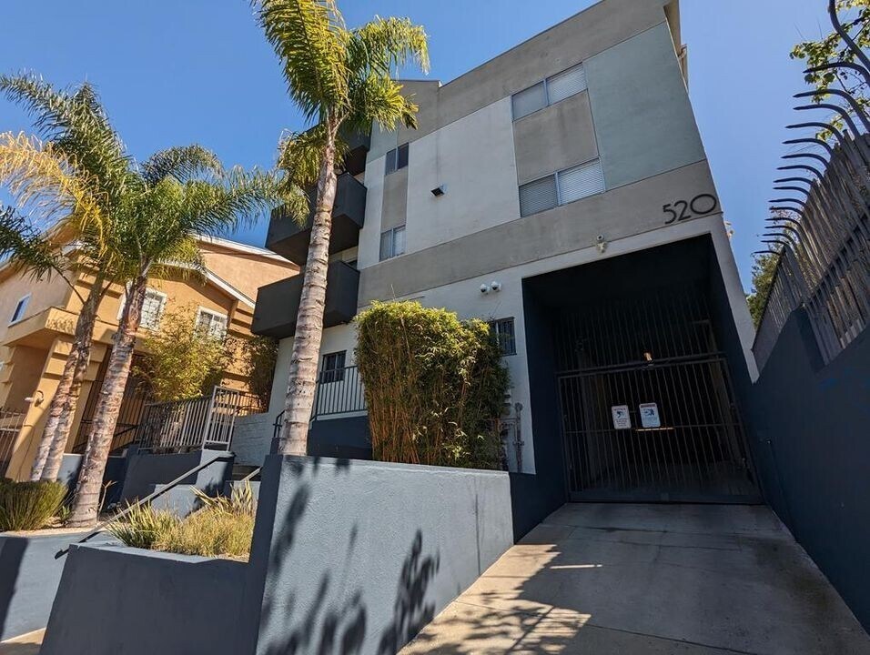 Building Photo - 520 N Virgil Ave