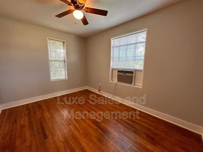 Building Photo - 503 N Baumann Ave