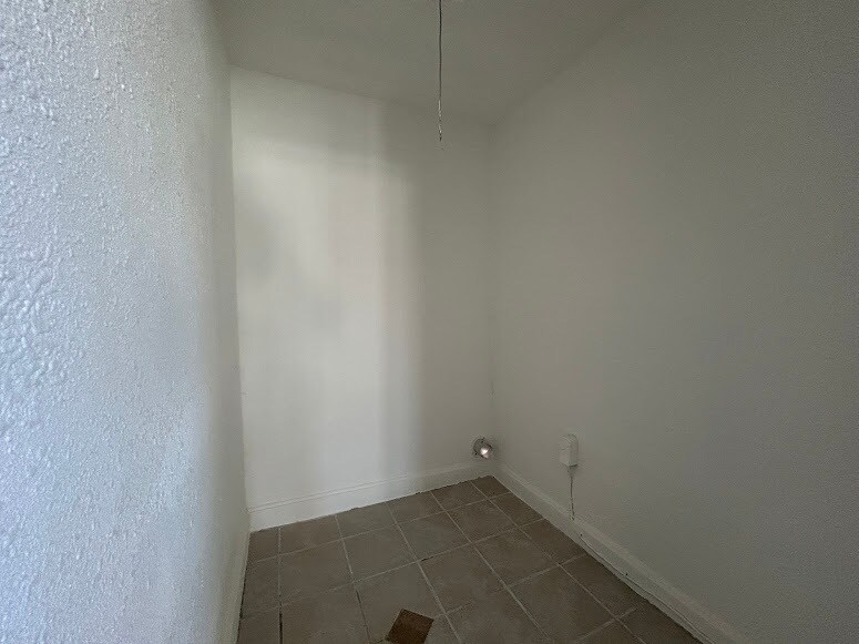 Building Photo - 203 S Hardy Ave