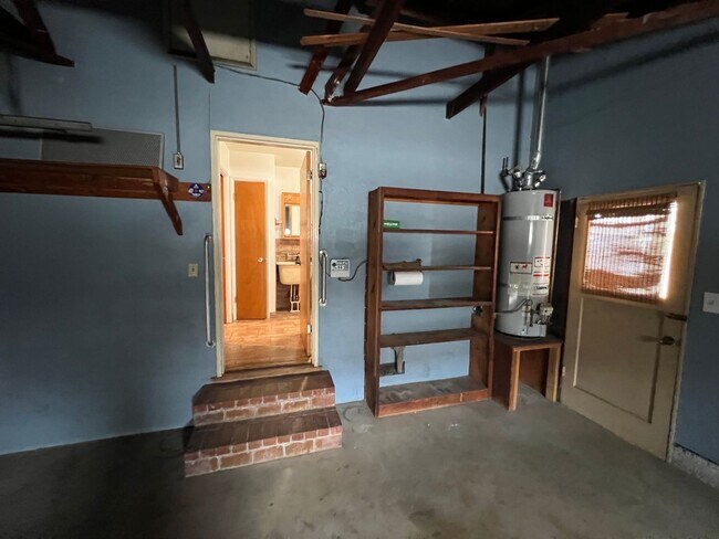 Building Photo - 723 S California St