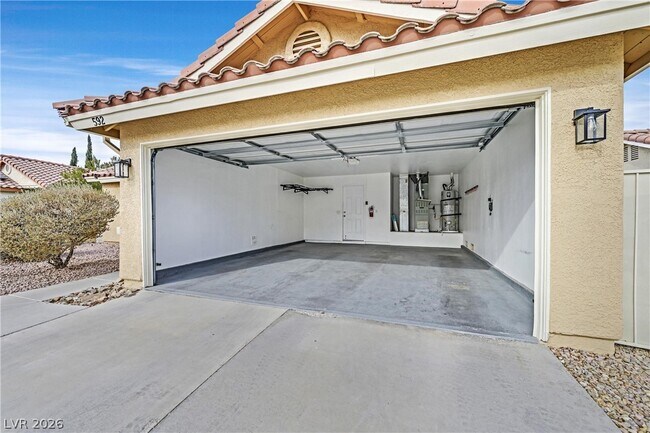 Building Photo - 592 Macbrey Dr