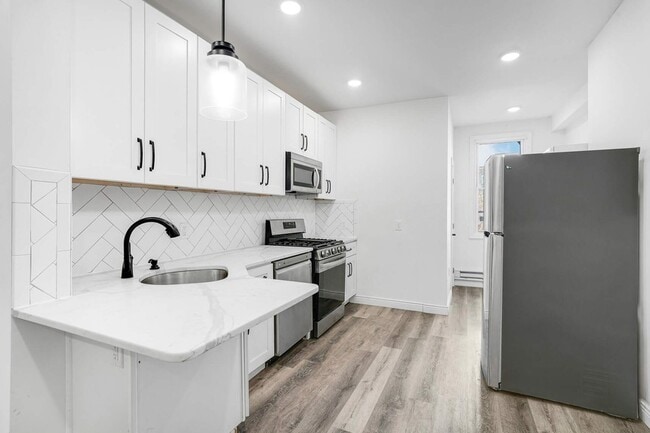 Building Photo - 609 New York Ave