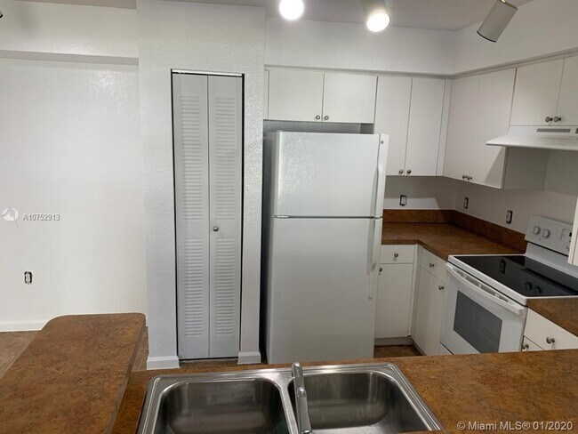 Building Photo - 15470 SW 284th St