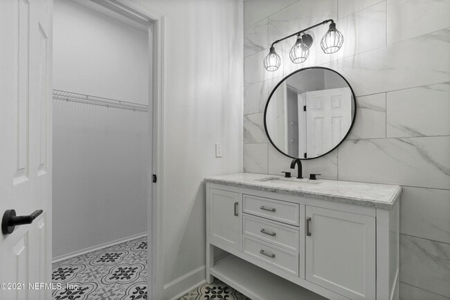 Building Photo - 230 Colima Ct