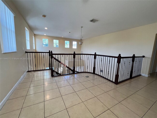 Building Photo - 9140 SW 153rd Ave