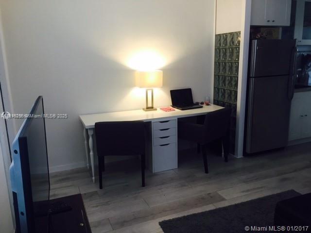 Building Photo - 919 Michigan Ave