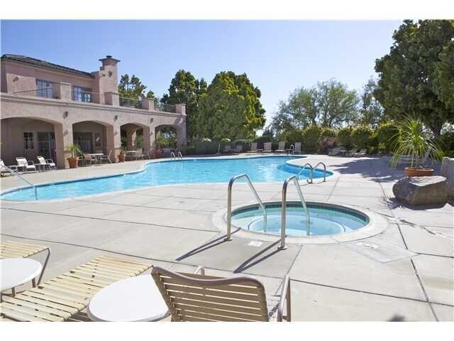 Building Photo - RB 2 Br 2 BathPetOK+washer+Dryer All Appl 2 Prkg spots>TEXT 858-774-1574