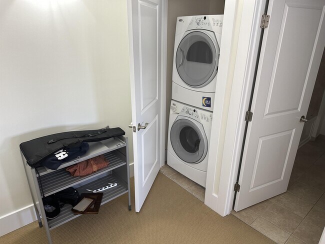 Building Photo - 444 S Blount St