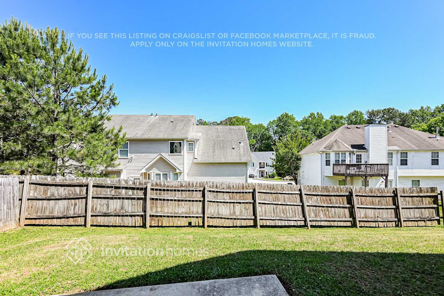 Building Photo - 909 Lakeside Ct