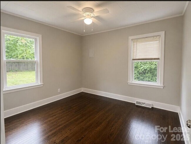 Building Photo - 800 Mt Holly-Huntersville Rd