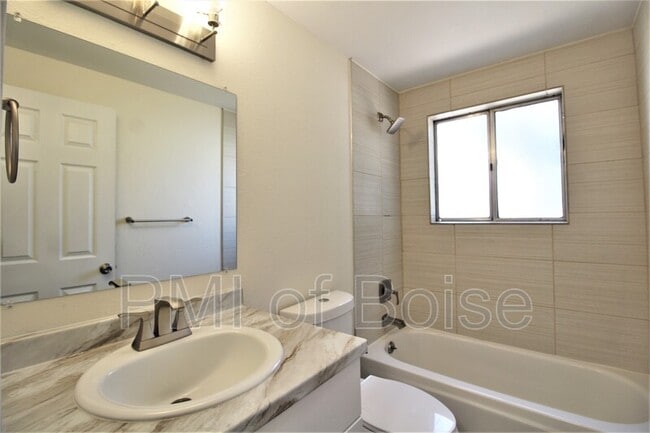 Building Photo - 3240 W Malad St