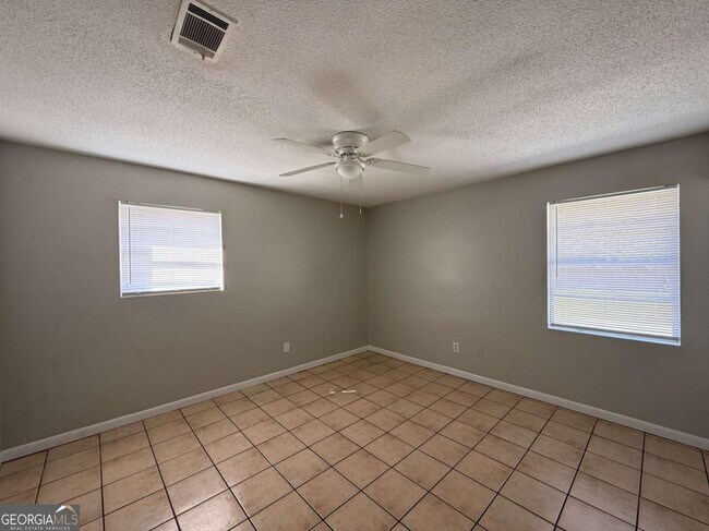 Building Photo - 240 Deerwood Dr