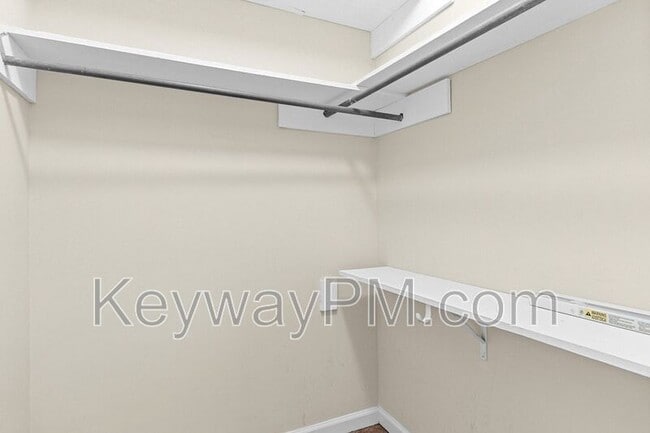 Building Photo - 219 Brooks Dr