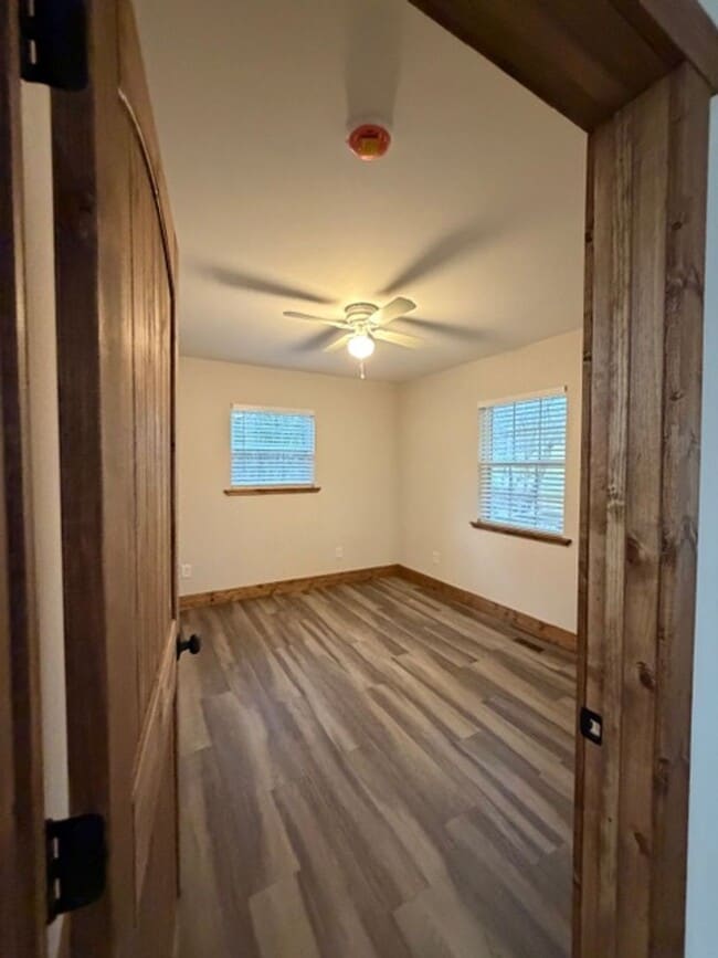 Building Photo - Walland 37886 - Fully remodeled 3 bedroom, 2 bath home - Contact Ed Johnson (865) 924-5045