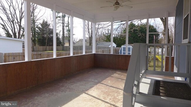 Building Photo - 93 Great Lake Dr
