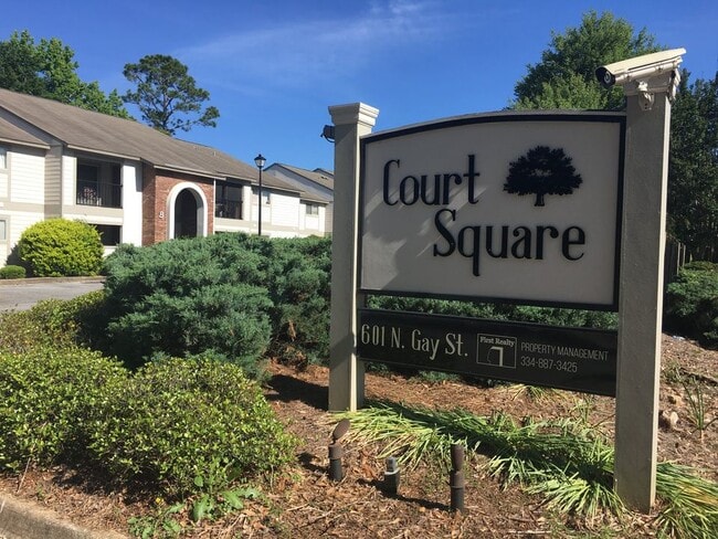 Building Photo - 601 N Gay St