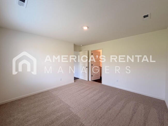 Building Photo - 305 Pne Rdg Dr