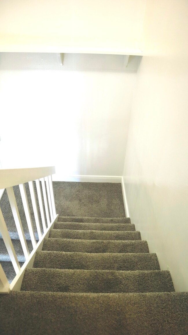 Building Photo - 194 Lake Arbor Dr