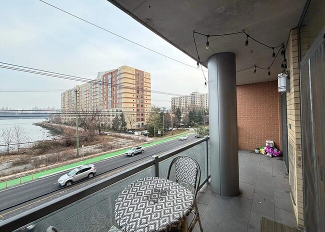 Building Photo - 8125 River Rd