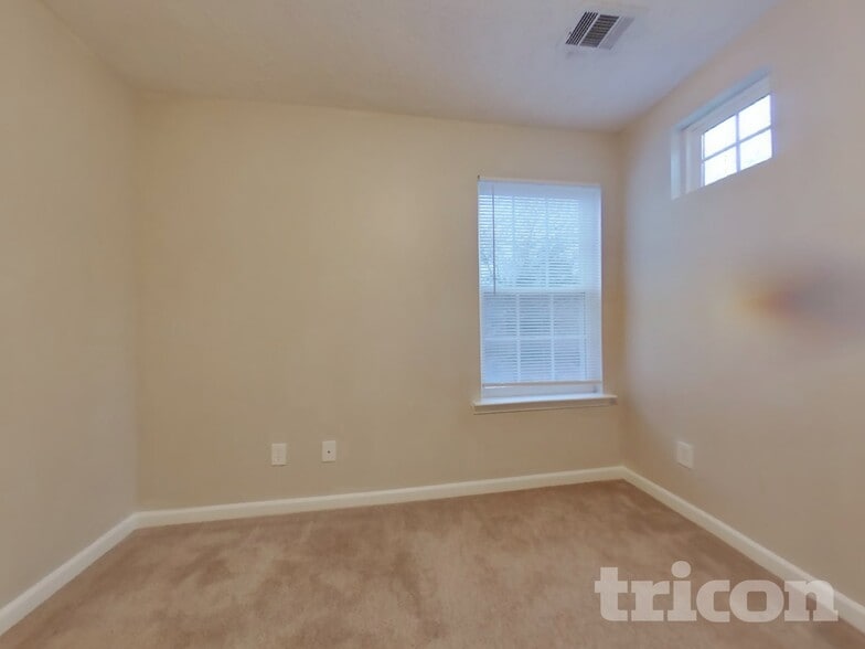 Building Photo - 129 Ilex Dr