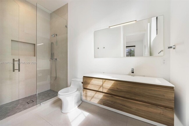 Building Photo - 885 NE 76th St