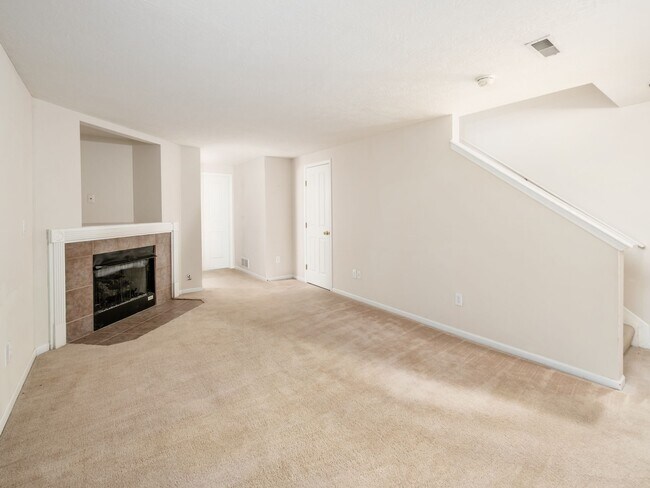 Building Photo - 53 Traditions Way