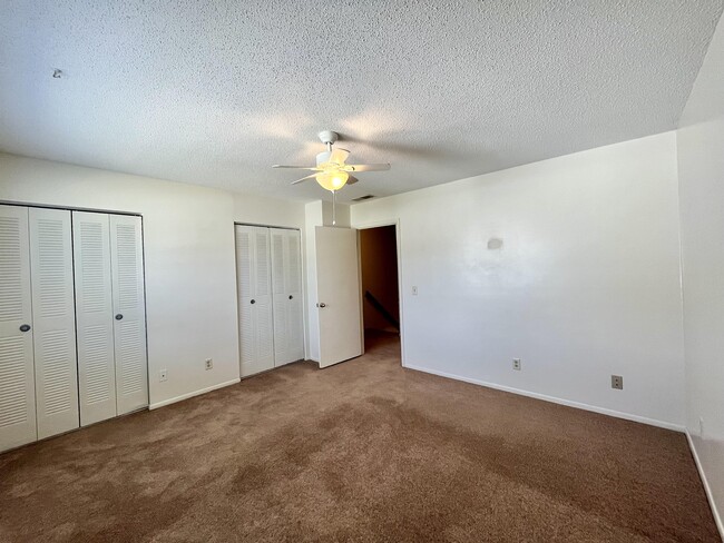 Building Photo - 901 Olmstead Dr