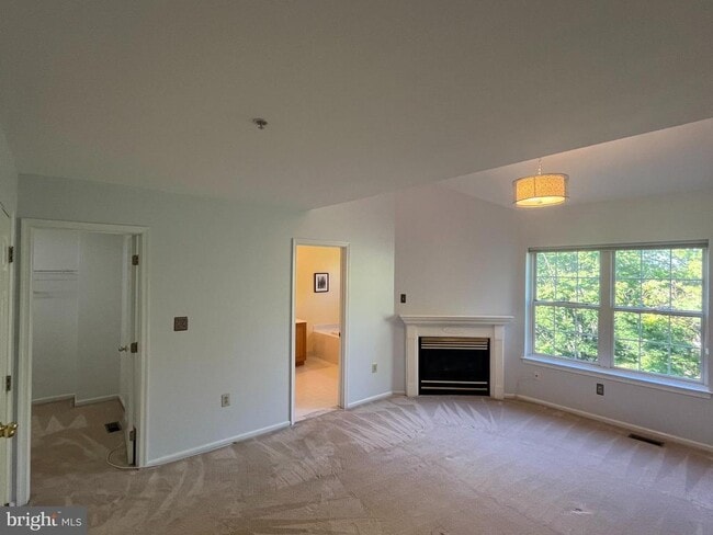 Building Photo - 637 Fawn Cir