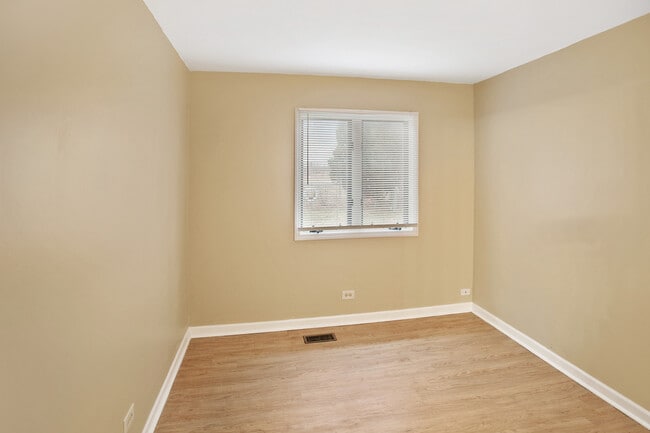 Building Photo - 3382 Fox Hill Rd