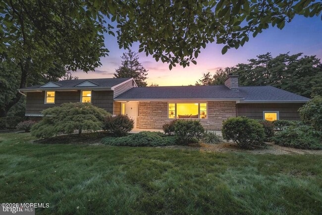 Building Photo - 87 Hillside Dr