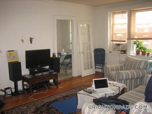 Building Photo - 2045 Commonwealth Ave