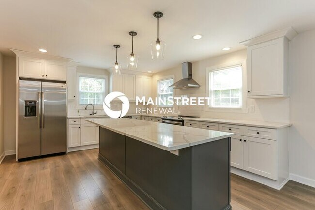 Building Photo - 4 Bedroom Pet-Friendly Home in Atlanta, GA with Main Street Renewal
