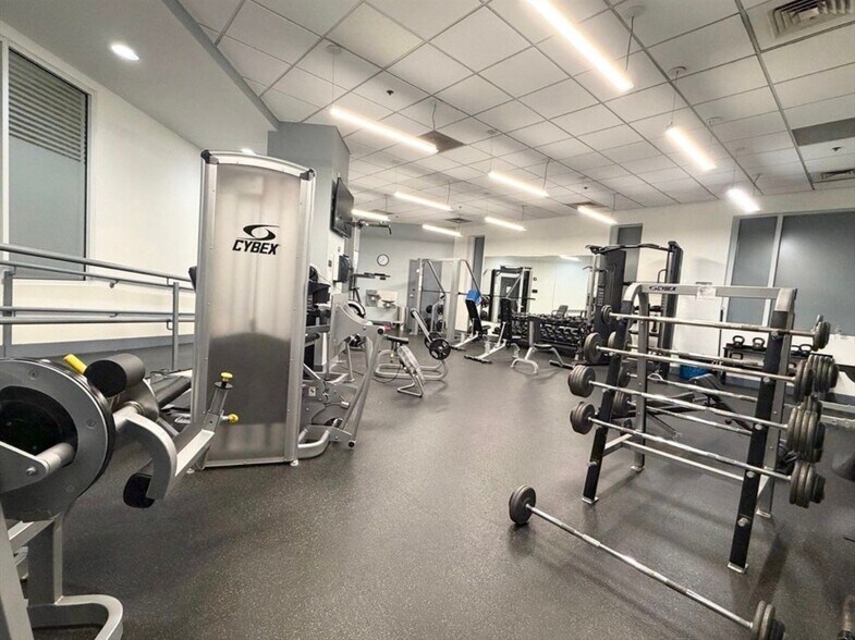 Building Photo - 10 Museum Way