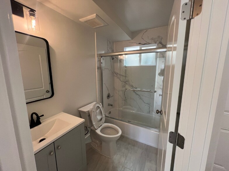 Building Photo - 10 Pueblo St