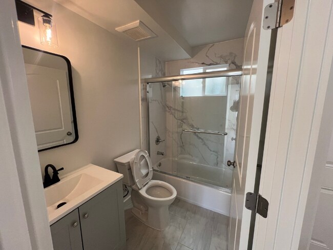 Building Photo - 10 Pueblo St