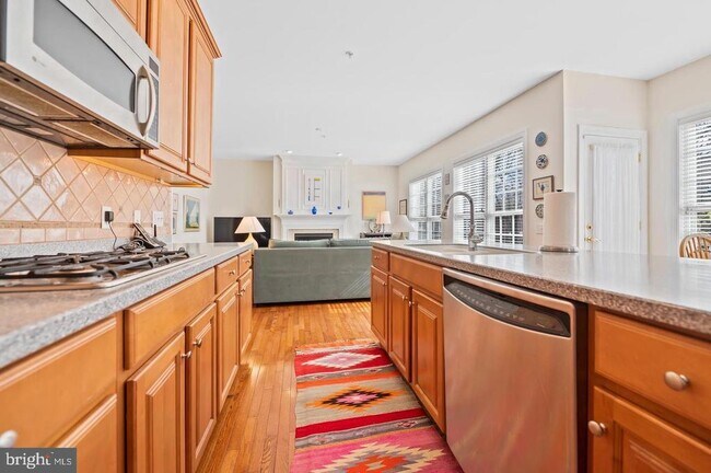 Building Photo - 304 Arthur Ct