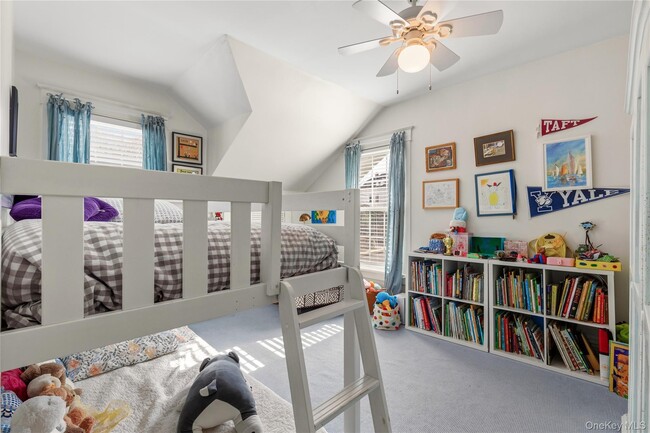 Building Photo - 47 Hillcrest Ave