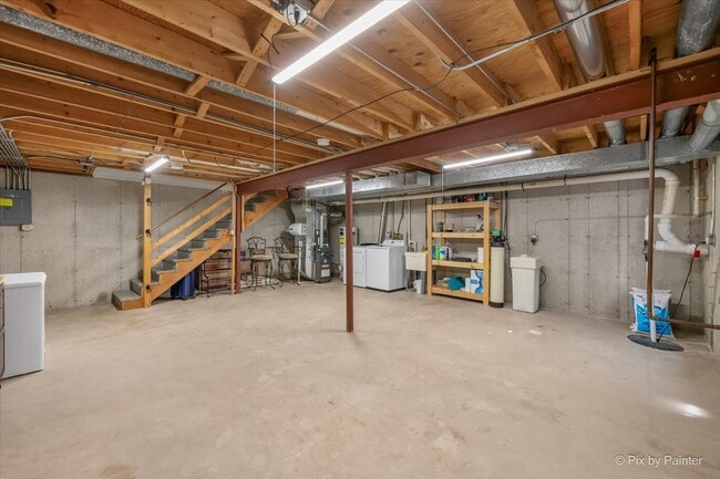 Building Photo - 453 Village Creek Dr